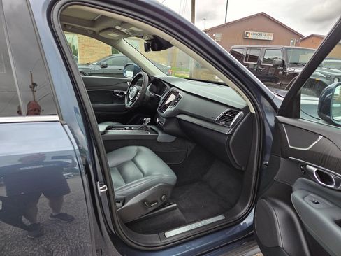 Used 2020 Volvo XC90 T6 Momentum AWD/4WD image 21