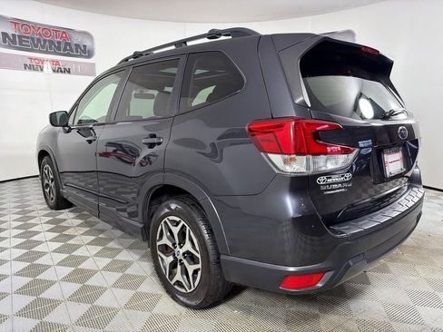 Used 2019 Subaru Forester Premium image 6