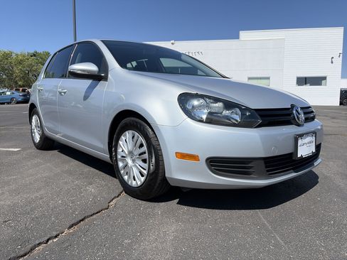 Used 2013 Volkswagen Golf 4-Door FWD image 3