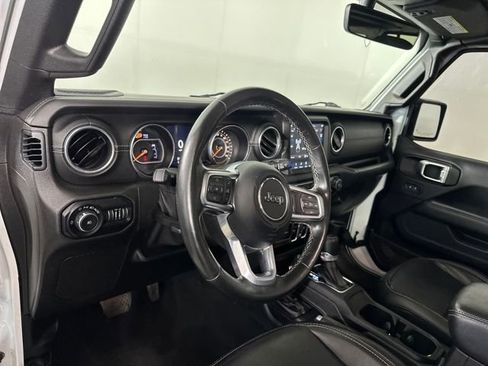 Used 2019 Jeep Wrangler Unlimited Sahara w/ Uconnect 4C Nav & Sound Group image 14