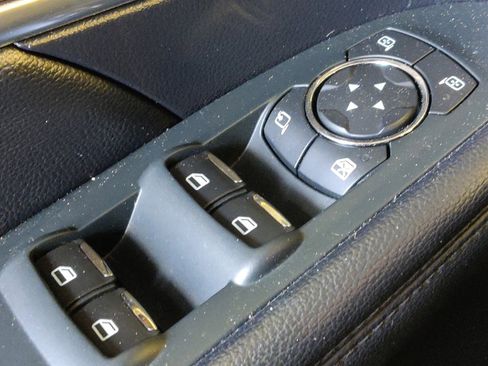 Used 2019 Ford Explorer Limited w/ Ford Safe & Smart Package FWD image 27