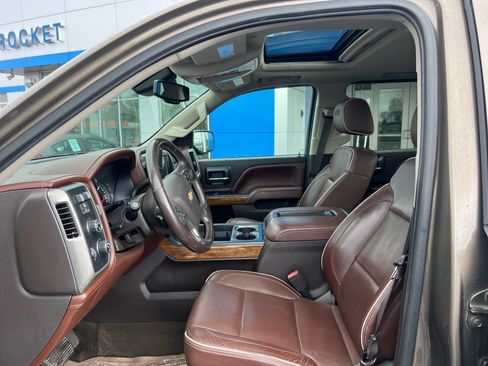 Used 2015 Chevrolet Silverado 1500 High Country w/ High Country Premium Package AWD/4WD image 7