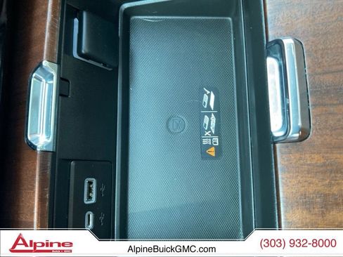 Used 2023 GMC Yukon Denali Ultimate image 16