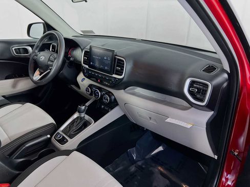 Certified 2026 Hyundai Venue SEL FWD image 29