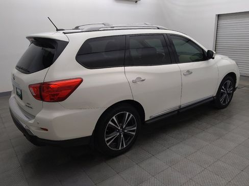 Used 2017 Nissan Pathfinder Platinum w/ Family Entertainment Package AWD/4WD image 10