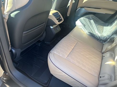 New 2026 Cadillac Lyriq Signature Luxury image 20