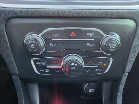 Used 2022 Dodge Charger SXT RWD image 20