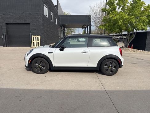 Used 2024 MINI Cooper SE image 2
