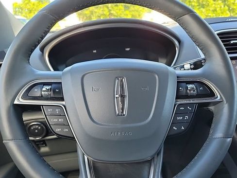 Used 2019 Lincoln Nautilus Reserve FWD image 14