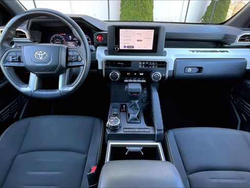 Used 2024 Toyota Tacoma TRD Off-Road image 15