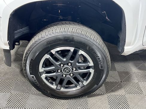 Certified 2024 Toyota Tacoma SR5 AWD/4WD image 26