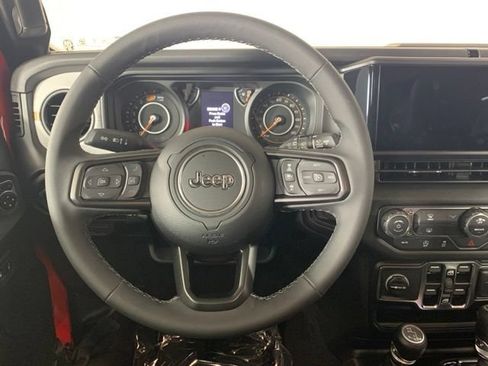 Used 2025 Jeep Wrangler Unlimited Sport AWD/4WD image 28