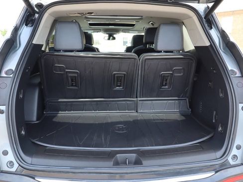Used 2020 Buick Enclave Premium w/ Sun and Sites Package AWD/4WD image 11