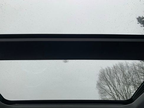 Used 2020 Ford Explorer Limited w/ Class III Trailer Tow Package image 12