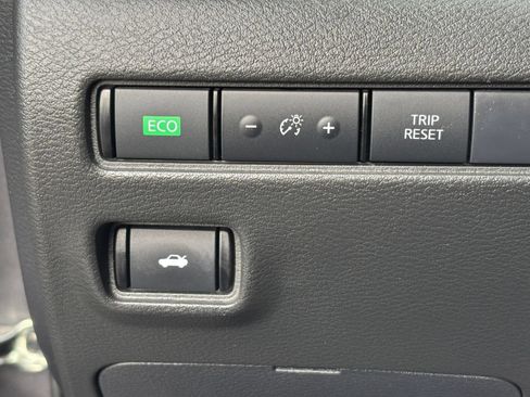 Used 2025 Nissan Sentra S FWD image 22