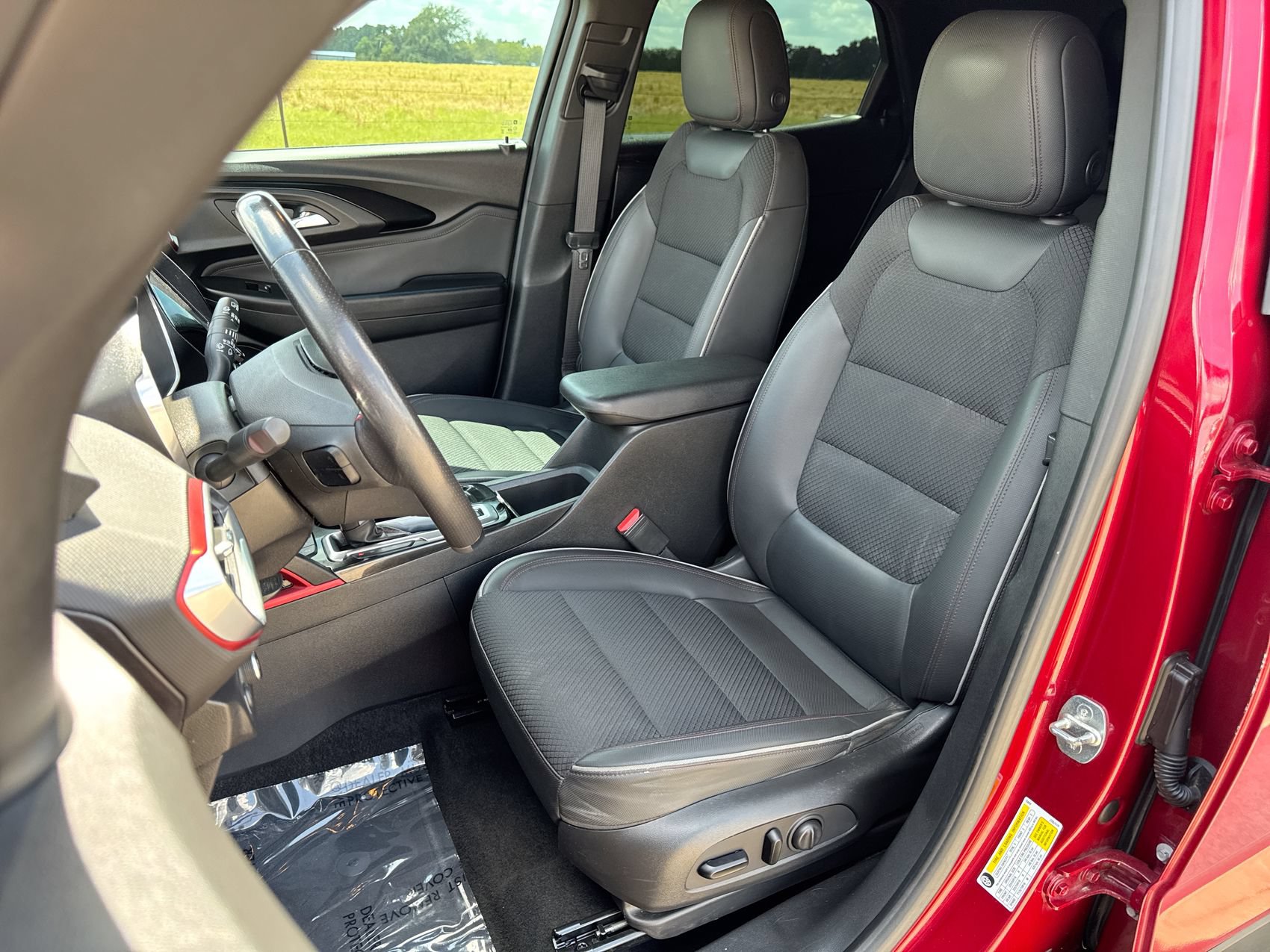 Used 2021 Chevrolet TrailBlazer RS w/ Technology Package FWD image 11