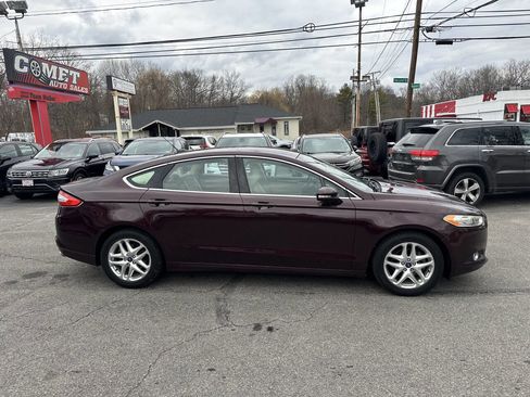 Used 2013 Ford Fusion SE image 3