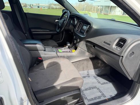 Used 2015 Dodge Charger SE w/ Power Sunroof Group image 15