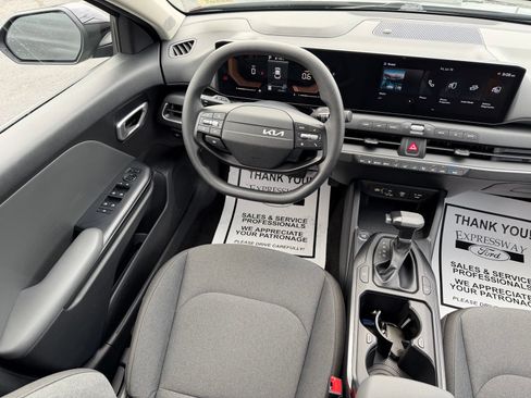 Used 2025 Kia K4 FWD image 13