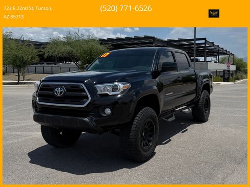 Used 2017 Toyota Tacoma SR5 AWD/4WD image 1