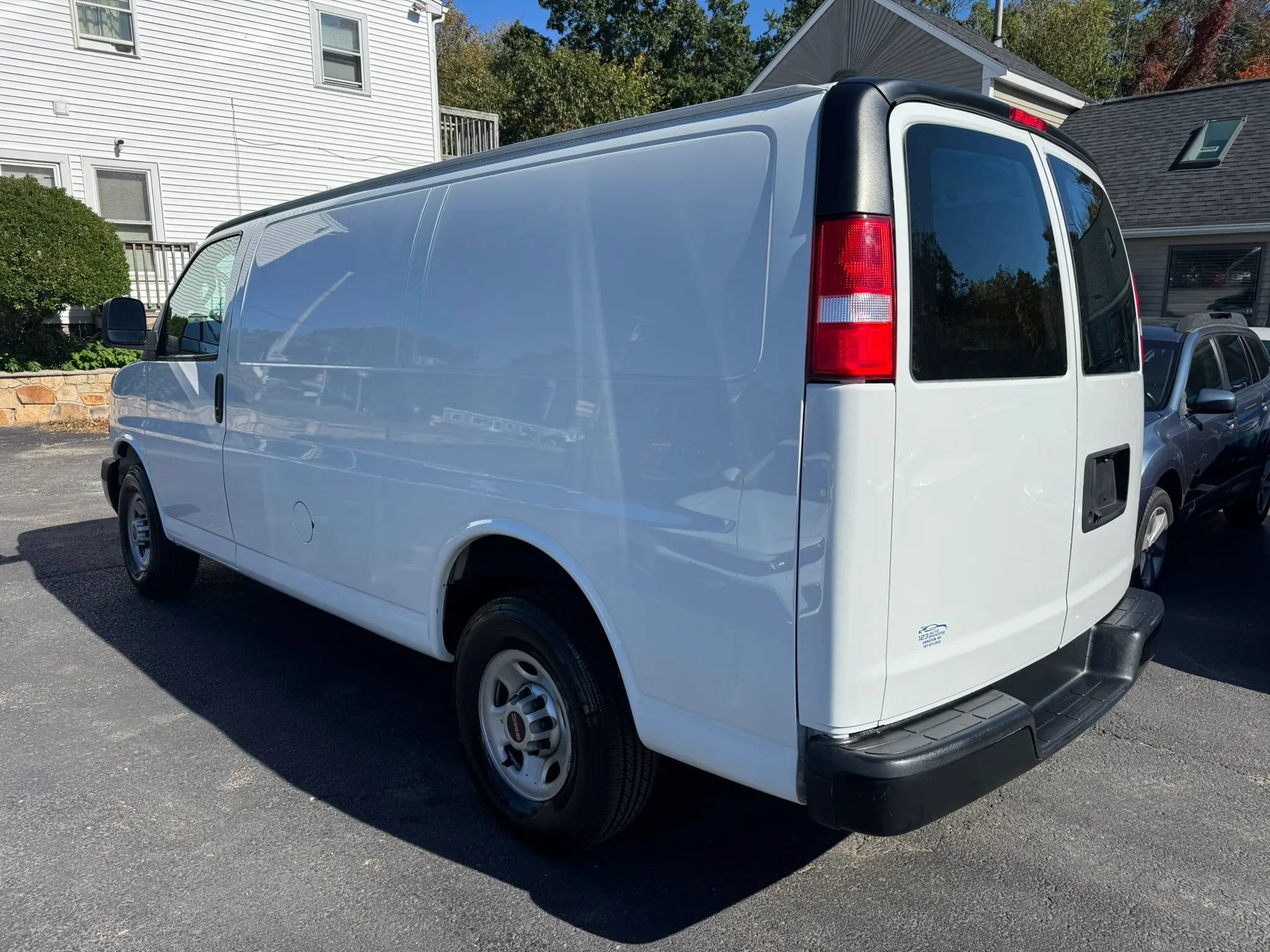 Used 2019 GMC Savana 2500 w/ Driver Convenience Package RWD image 5