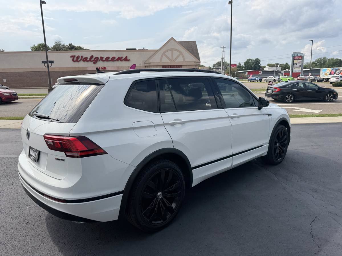 Used 2021 Volkswagen Tiguan SE R-Line AWD/4WD image 5