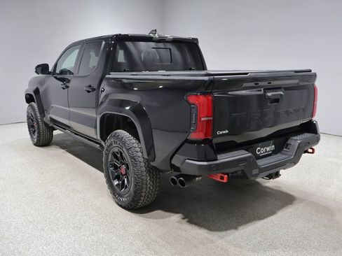 Used 2025 Toyota Tacoma TRD Pro AWD/4WD image 5