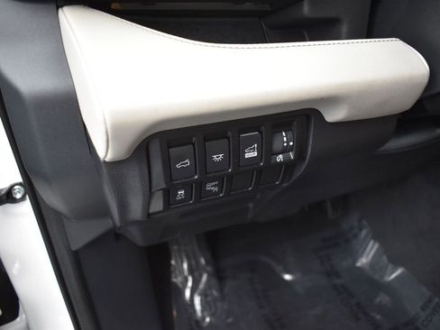 Used 2022 Subaru Ascent Touring w/ Popular Package #2A image 12