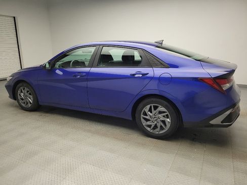 Used 2024 Hyundai Elantra SEL FWD image 3