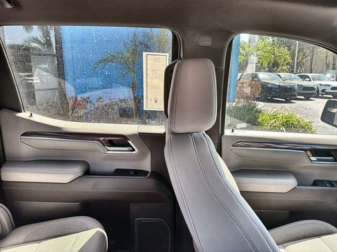 Used 2023 Chevrolet Silverado 1500 LT image 16