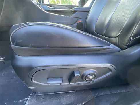 Used 2022 Jeep Grand Cherokee Overland AWD/4WD image 13