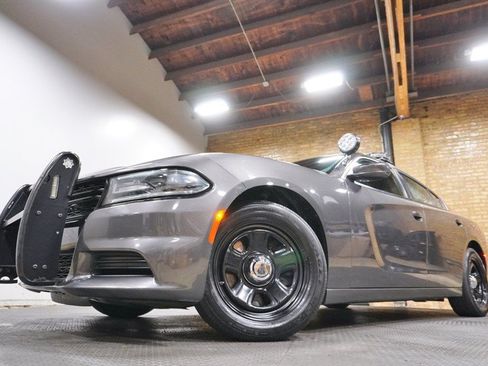 Used 2021 Dodge Charger Police RWD image 3