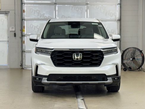 New 2025 Honda Pilot EX-L image 2