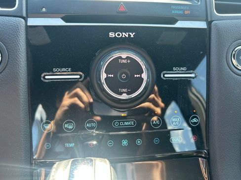 Used 2016 Ford Taurus Limited w/ Driver Assist Package AWD/4WD image 7