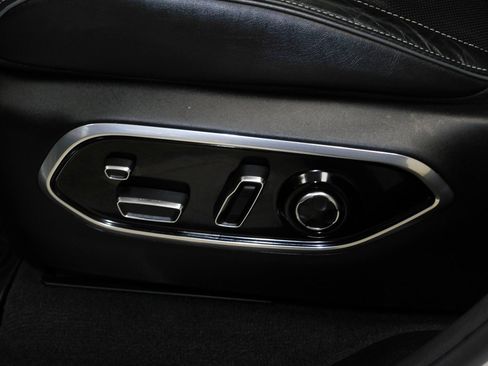 Used 2022 Jeep Grand Cherokee L Overland w/ Luxury Tech Group IV image 34