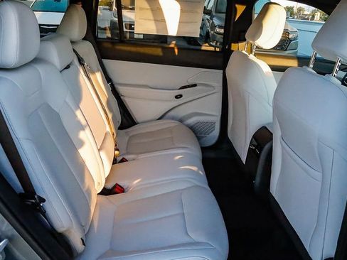 New 2026 Jeep Cherokee Laredo AWD/4WD image 19