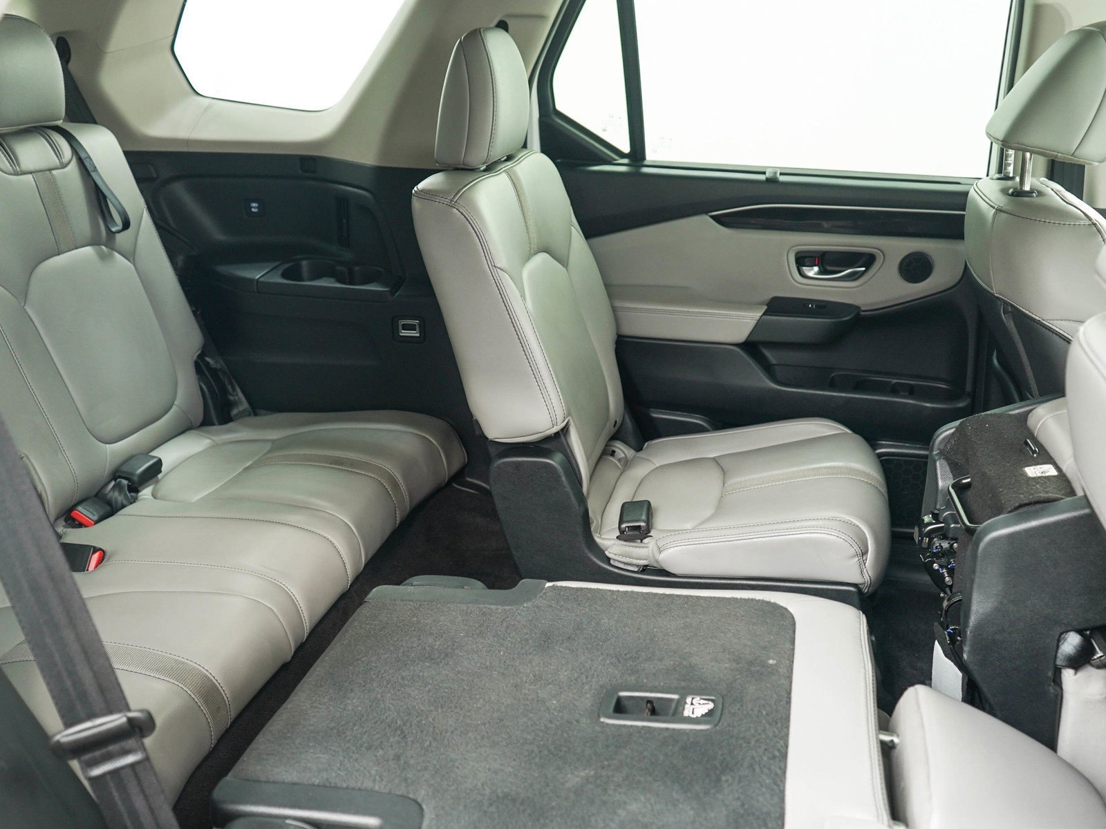 Used 2025 Honda Pilot EX-L image 13