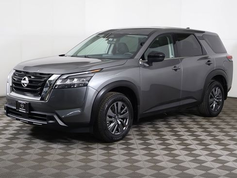 Used 2024 Nissan Pathfinder S image 6