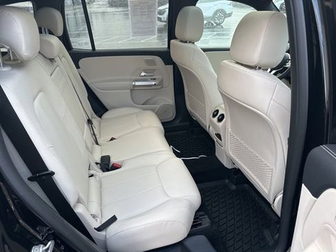 Used 2023 Mercedes-Benz GLB 250 4MATIC image 37