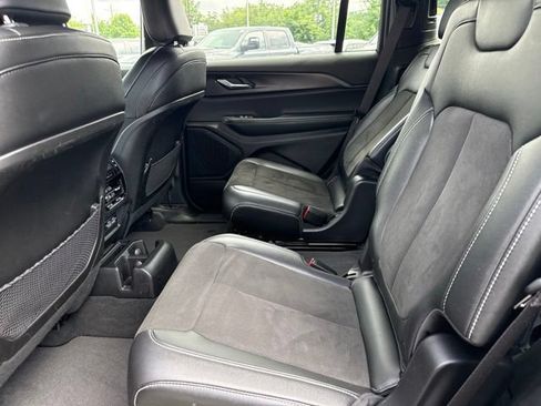 Used 2023 Jeep Grand Cherokee L Laredo AWD/4WD image 20