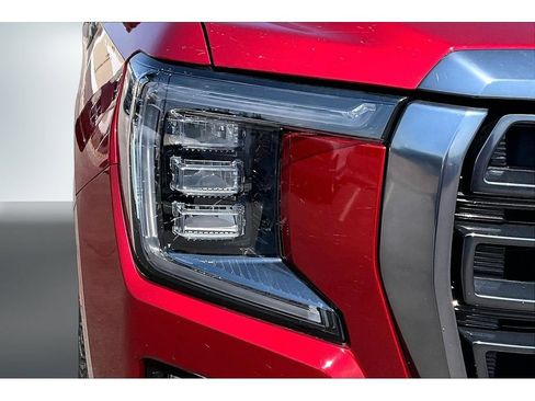 Used 2024 GMC Yukon XL AT4 w/ Technology Package AWD/4WD image 32