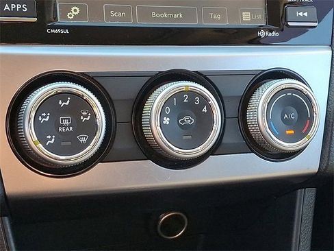 Used 2017 Subaru Crosstrek 2.0i Premium w/ Moonroof Package image 15