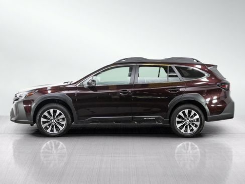 Used 2025 Subaru Outback Limited w/ Tech Package 3 AWD/4WD image 2