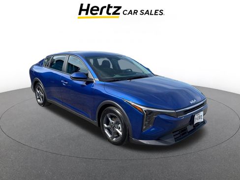 Used 2025 Kia K4 LXS image 1