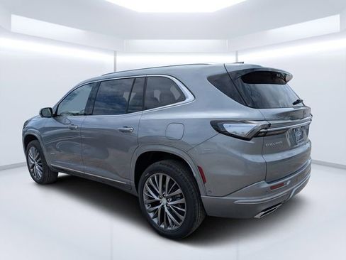 New 2026 Buick Enclave Avenir FWD image 5