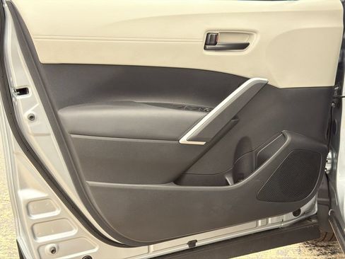 Used 2026 Toyota Corolla Cross L FWD image 10