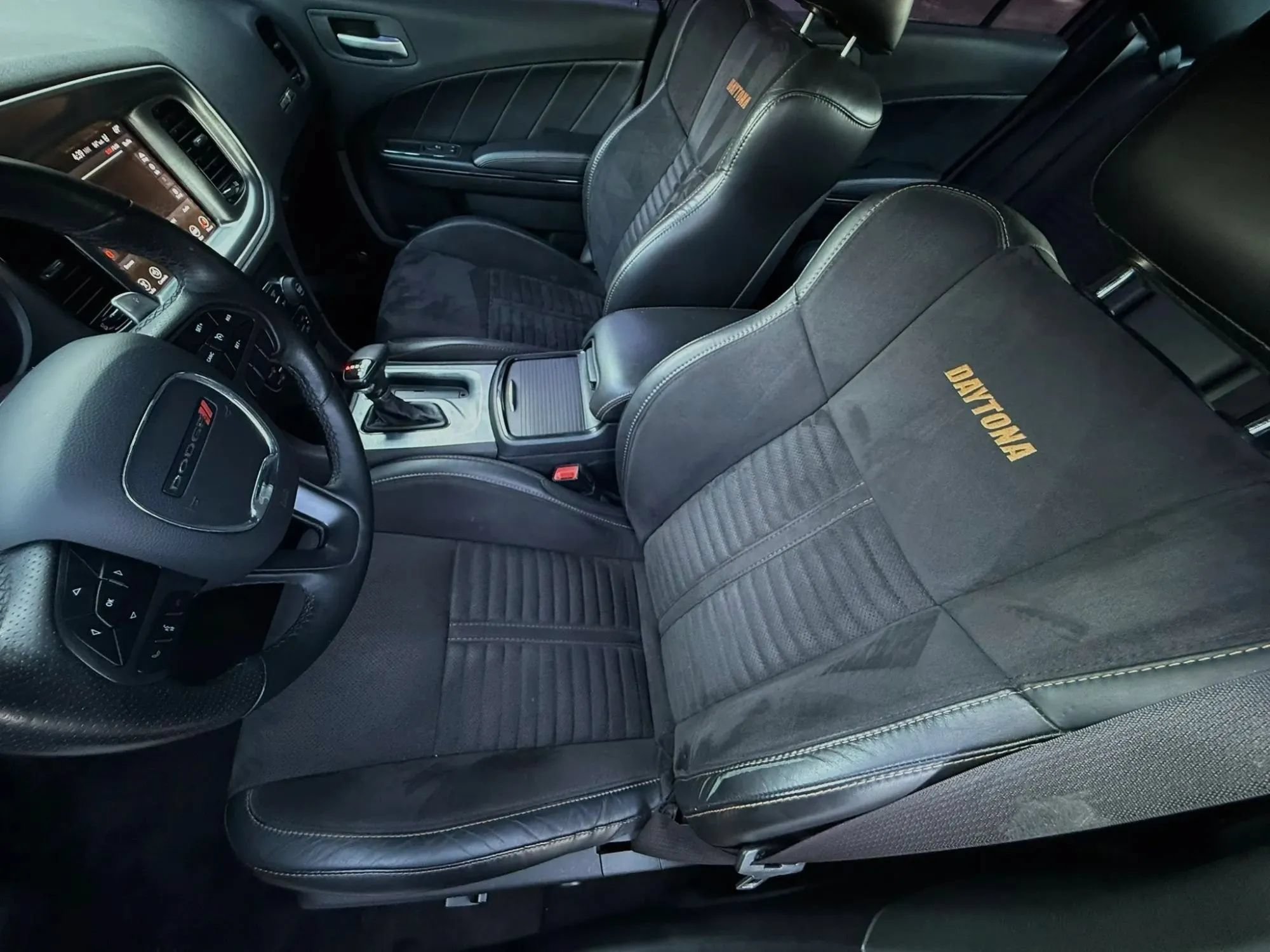 Used 2017 Dodge Charger R/T RWD image 11