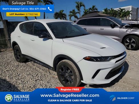 Used 2023 Dodge Hornet GT w/ GT Blacktop Package AWD/4WD image 5