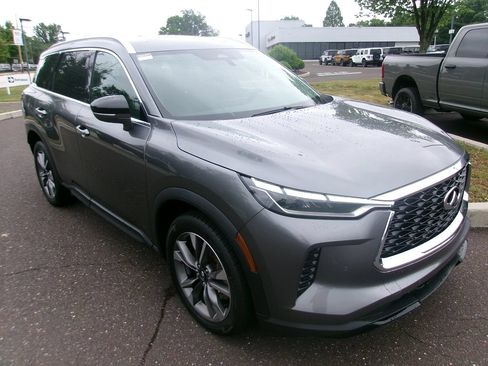 Used 2023 INFINITI QX60 Luxe AWD/4WD image 2