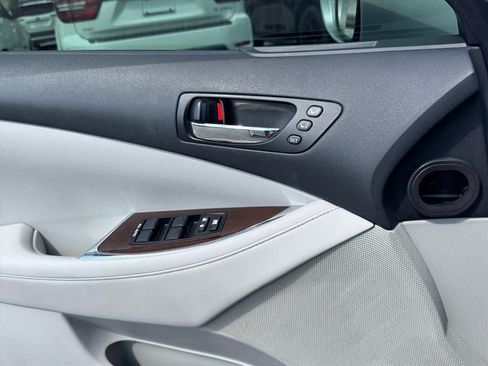 Used 2011 Lexus ES 350 FWD image 18